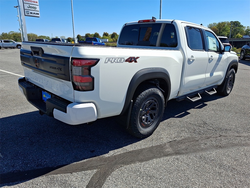 2026 Nissan Frontier PRO-4X photo 4