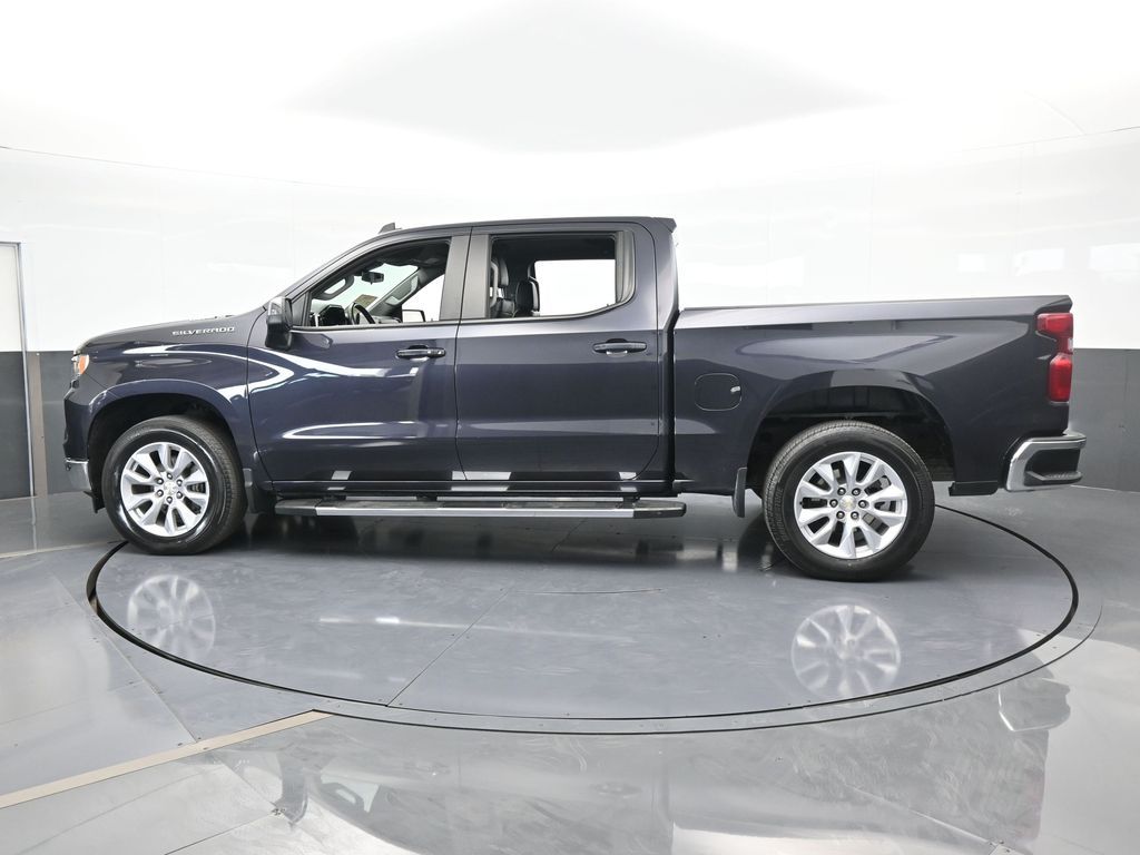 2023 Chevrolet Silverado 1500 LT photo 3