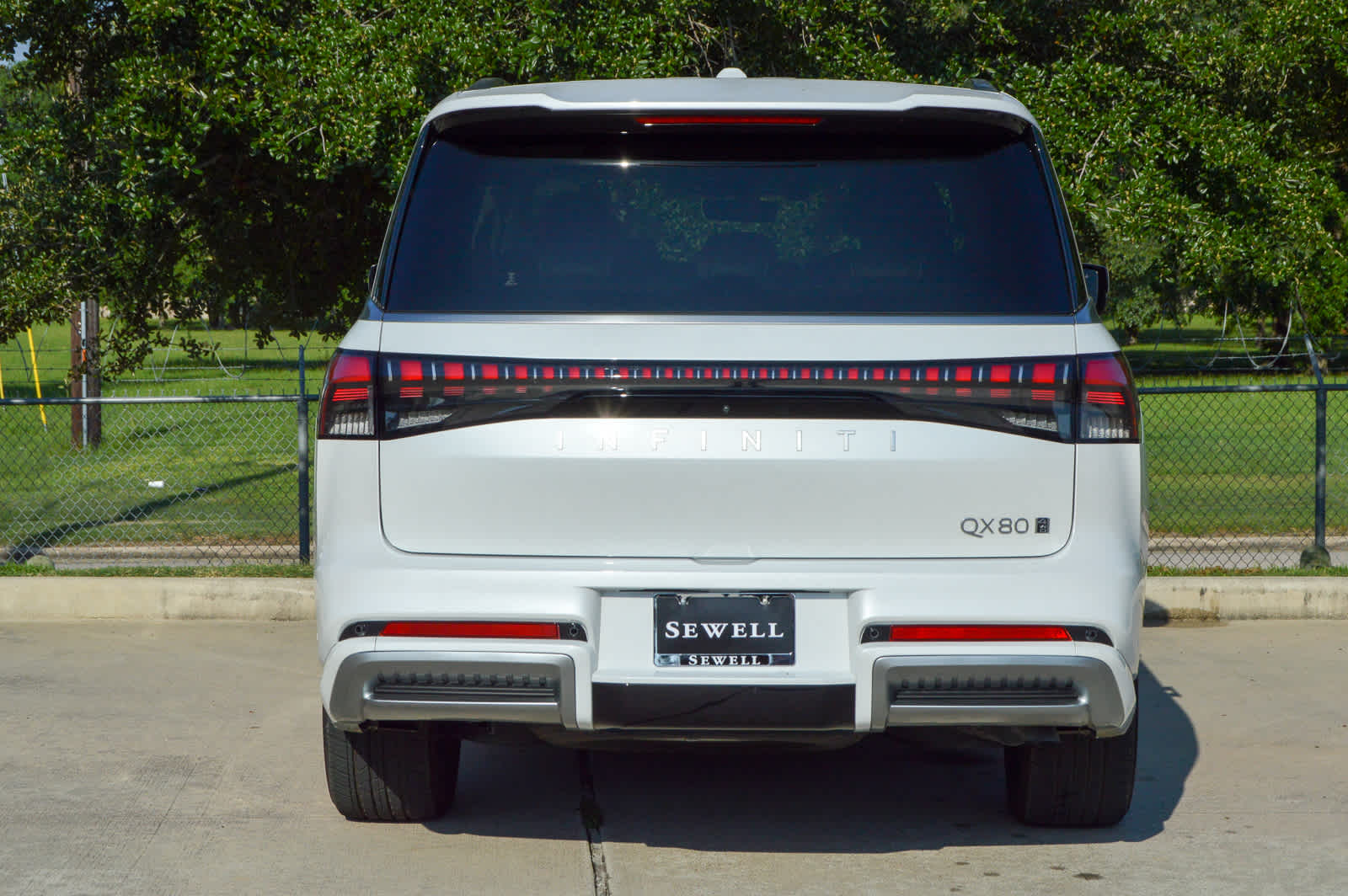 2025 INFINITI QX80 Sensory 4WD - Photo 7