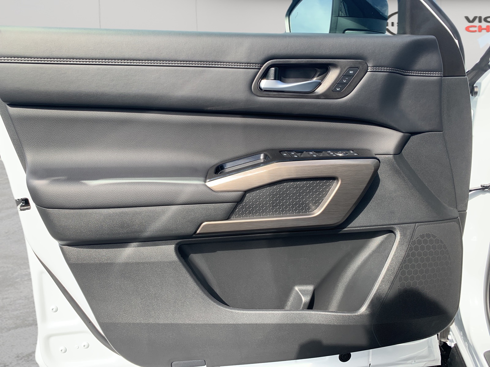 2025 Nissan Pathfinder Platinum photo 11