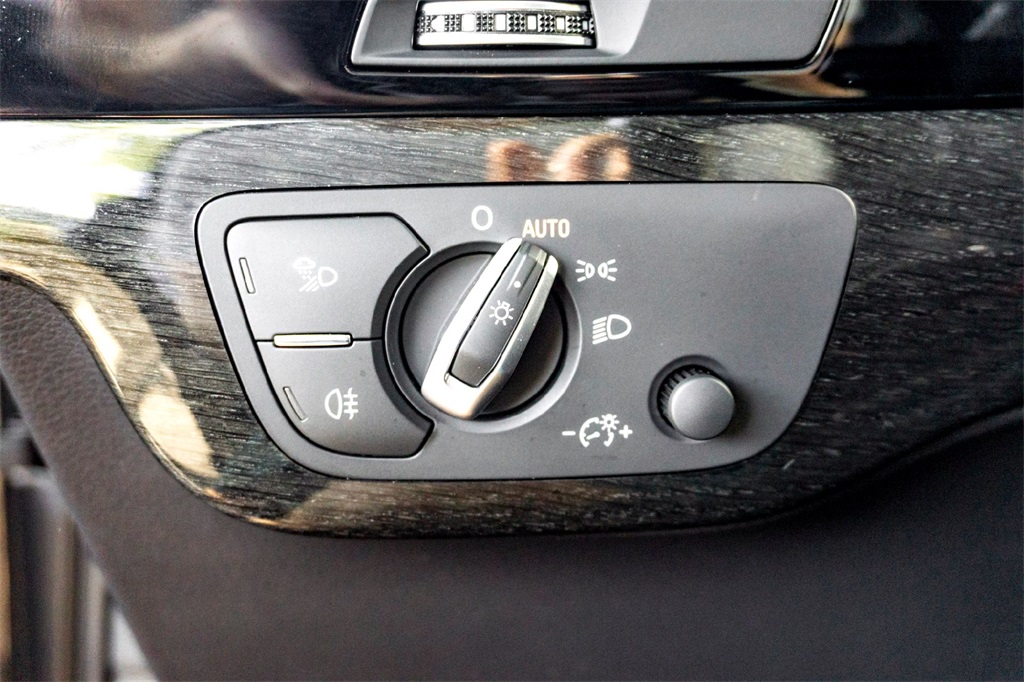 2019 Audi Q7 55 Premium Plus photo 15