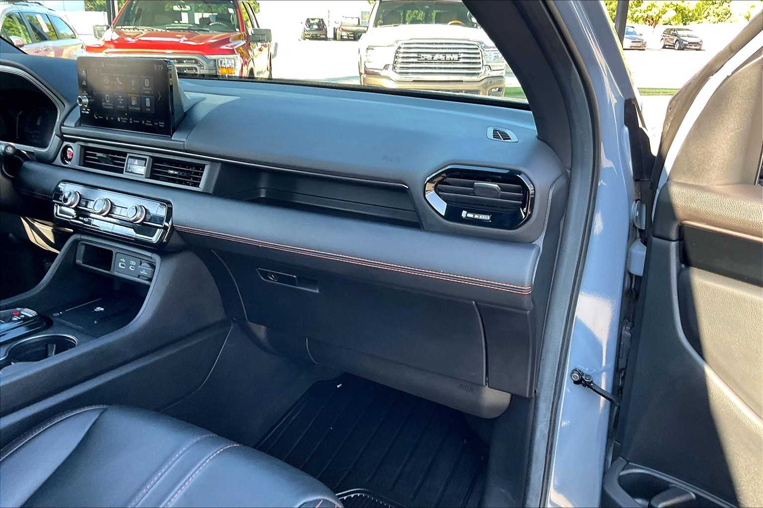 2025 Honda Pilot TrailSport photo 16