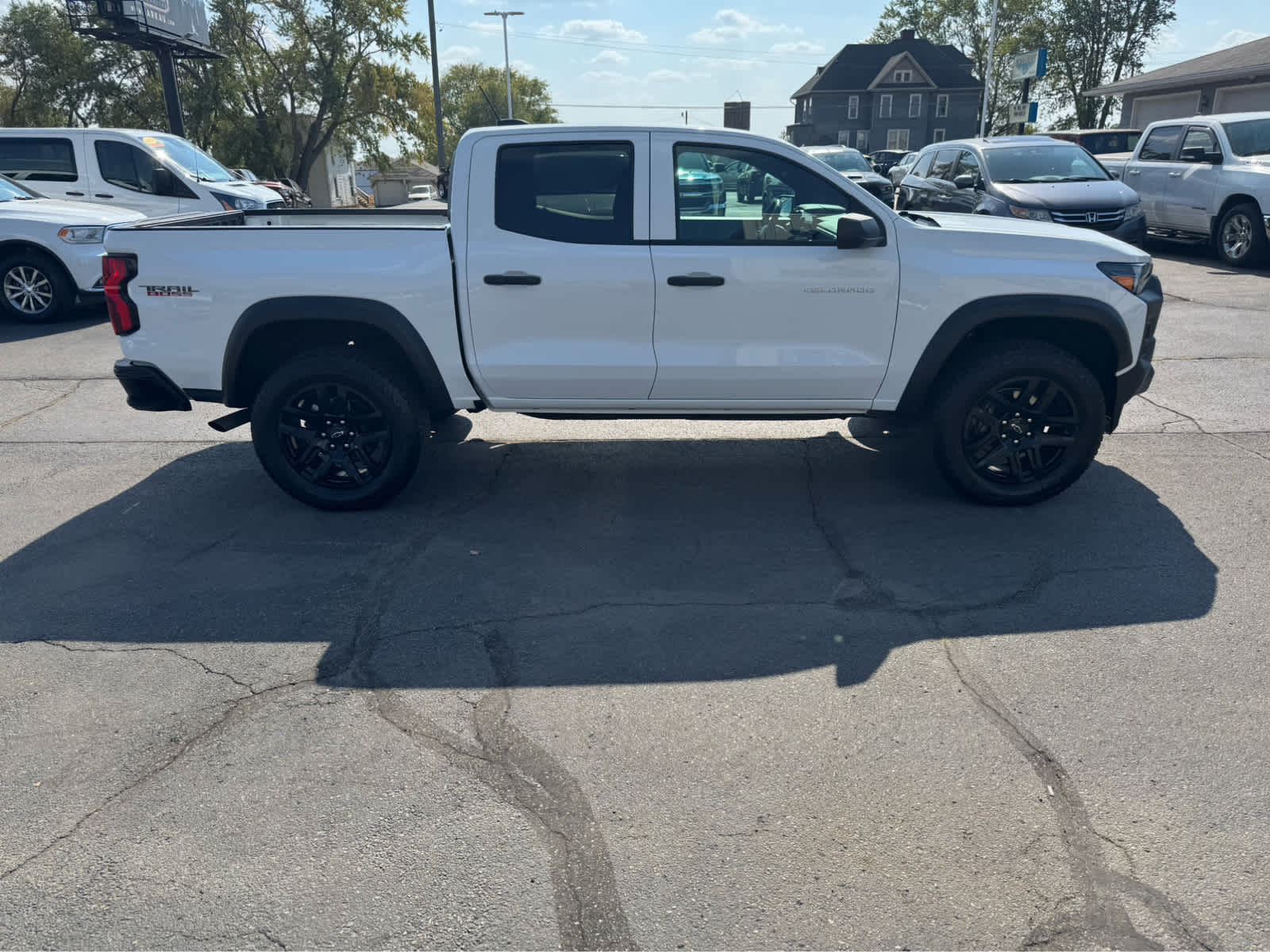 2024 Chevrolet Colorado Trail Boss photo 2