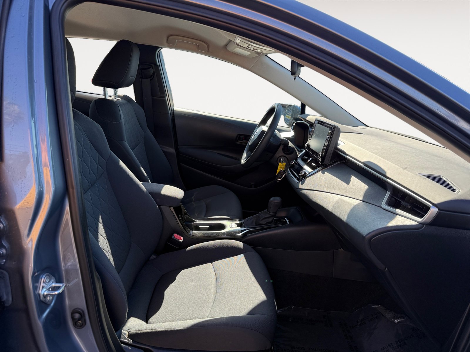 2022 Toyota Corolla LE photo 18