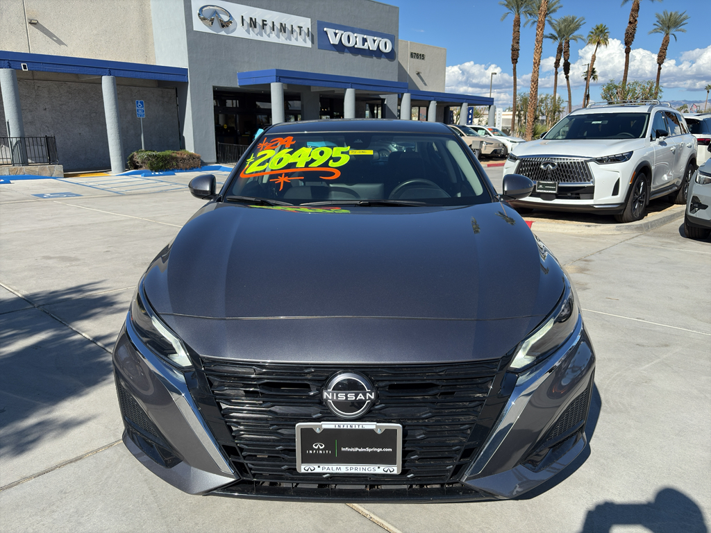 2024 Nissan Altima 2.5 SV photo 2