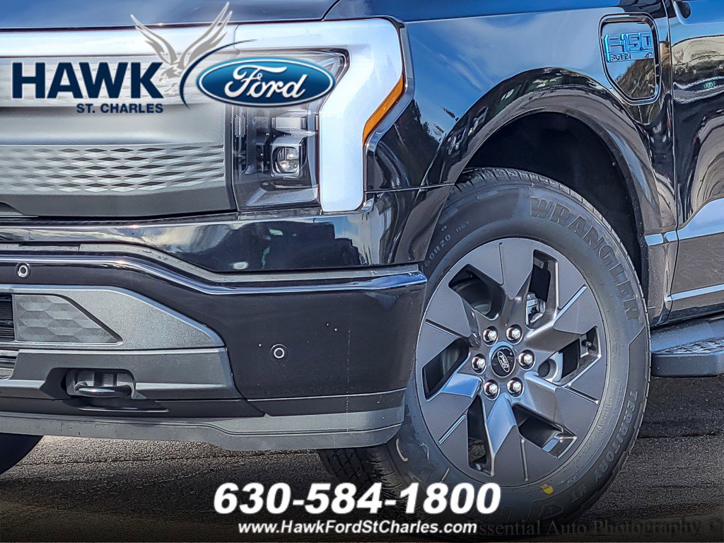 2025 Ford F-150 Lightning photo 3