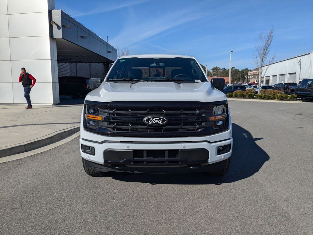 2025 Ford F-150 XLT photo 9