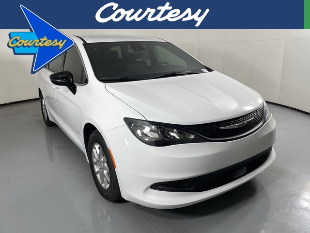 2025 Chrysler Voyager LX