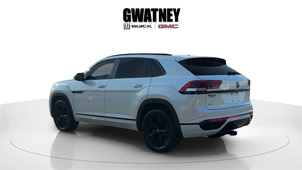 2023 Volkswagen Atlas Cross Sport SEL R-Line photo 2
