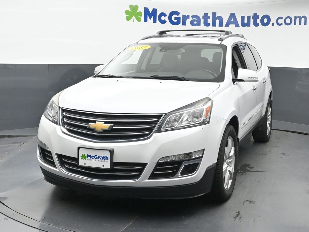 2017 Chevrolet Traverse Premier photo 3