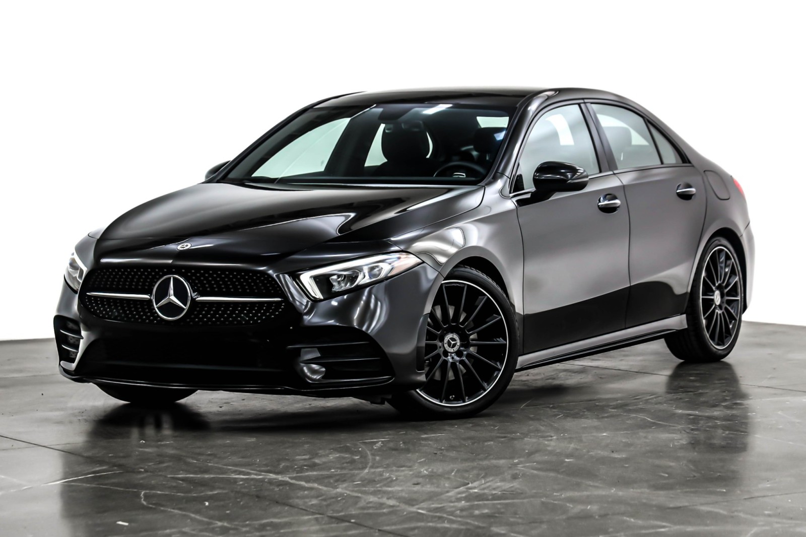 2022 Mercedes-Benz A-Class A220's photo