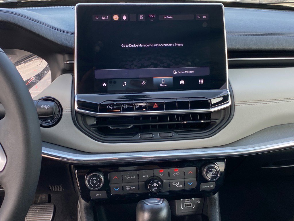 2023 Jeep Compass Limited photo 8
