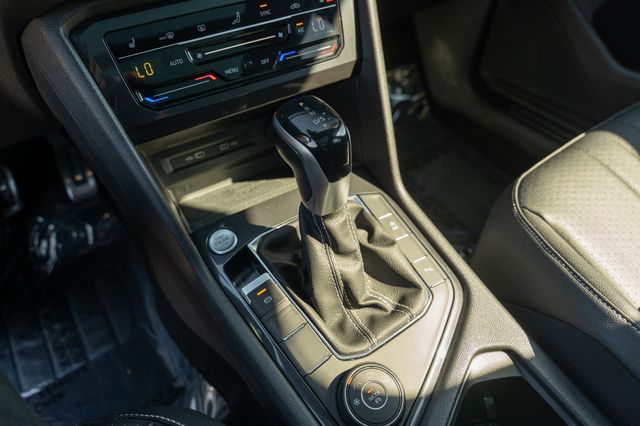 2022 Volkswagen Tiguan SE R-Line Black photo 32