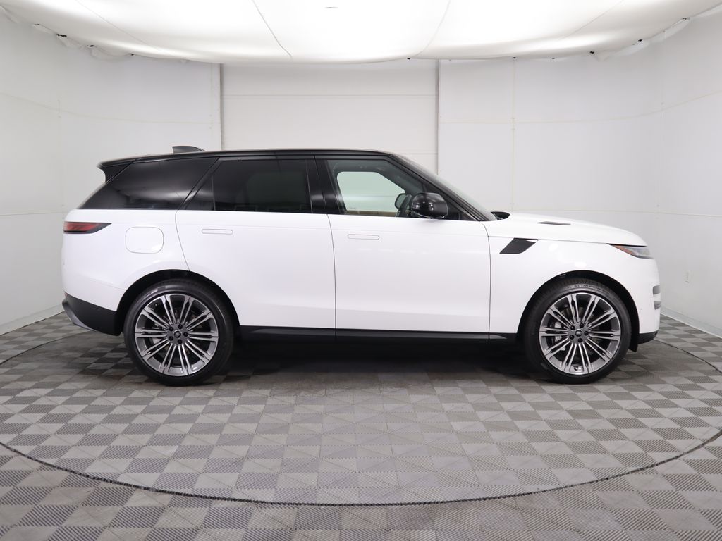 2025 Land Rover Range Rover Sport SE photo 4
