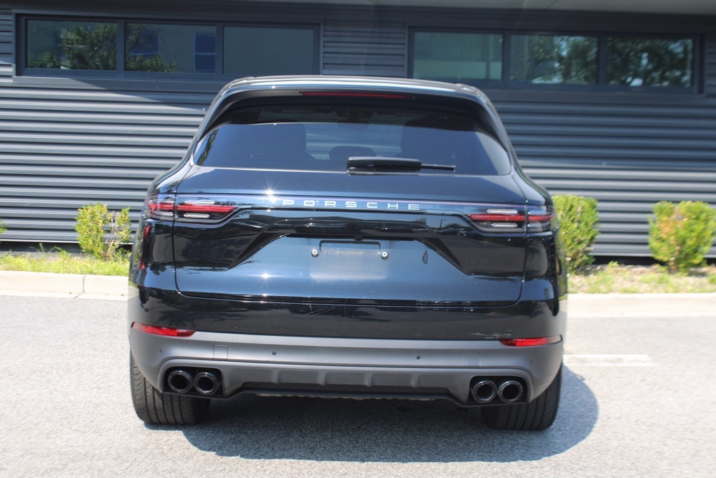 2023 Porsche Cayenne Platinum Edition photo 6