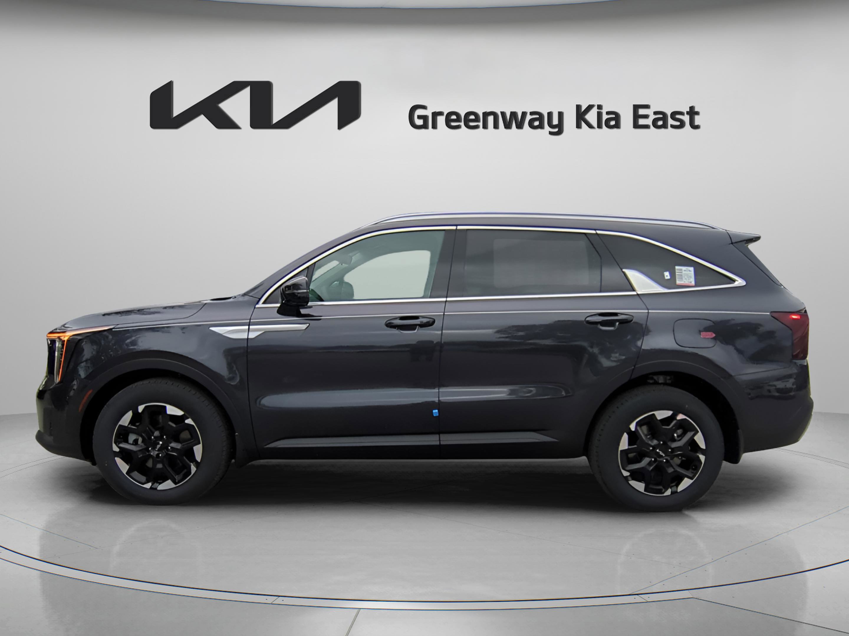 2025 Kia Sorento S photo 4