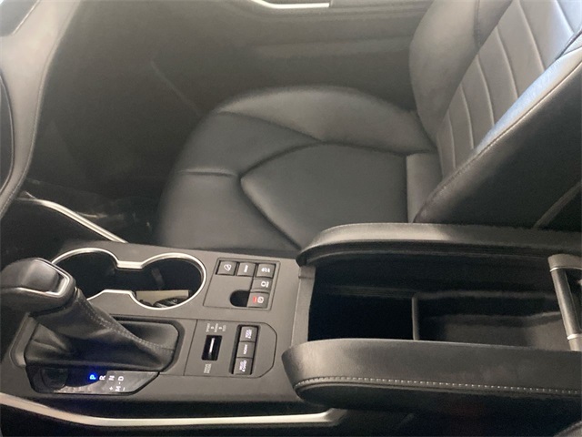 2023 Toyota Highlander XLE photo 11