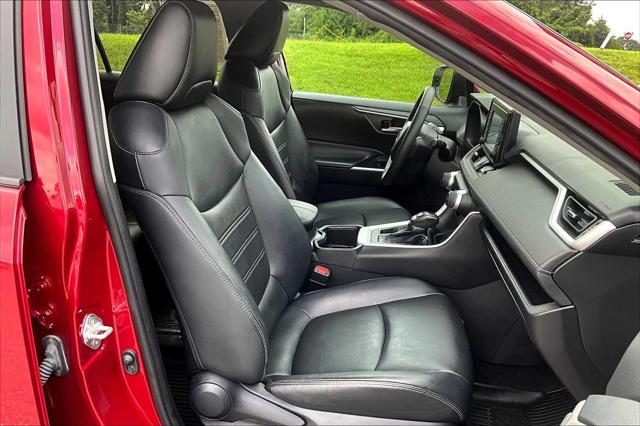 2022 Toyota RAV4 XLE Premium photo 7
