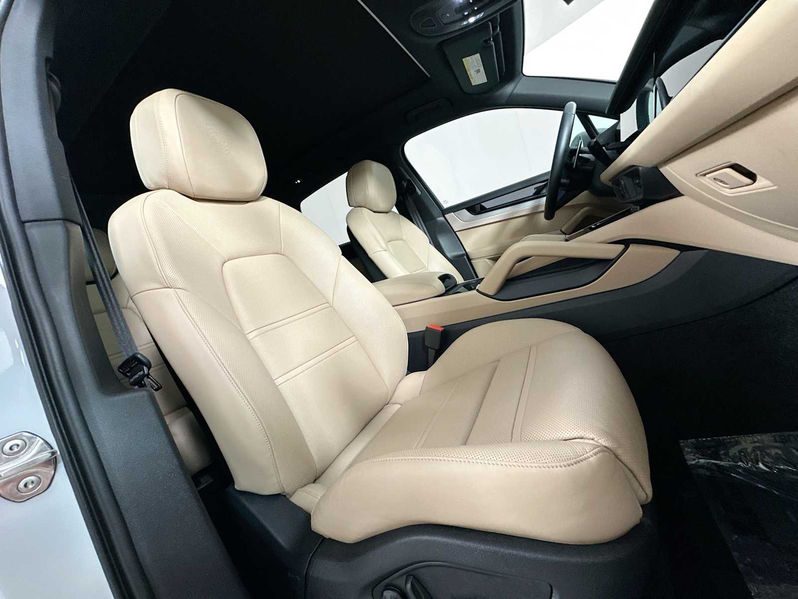 2024 Porsche Cayenne photo 23