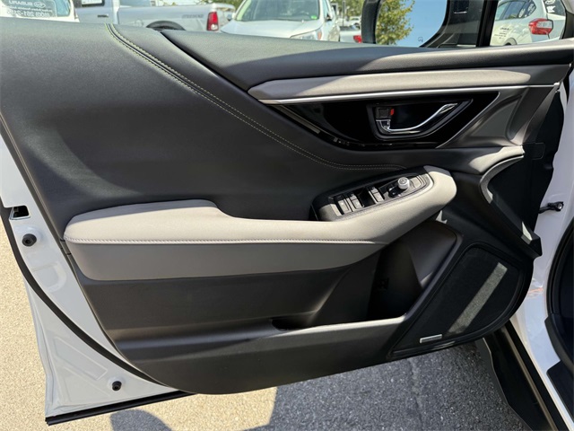 2025 Subaru Outback Onyx Edition XT photo 25