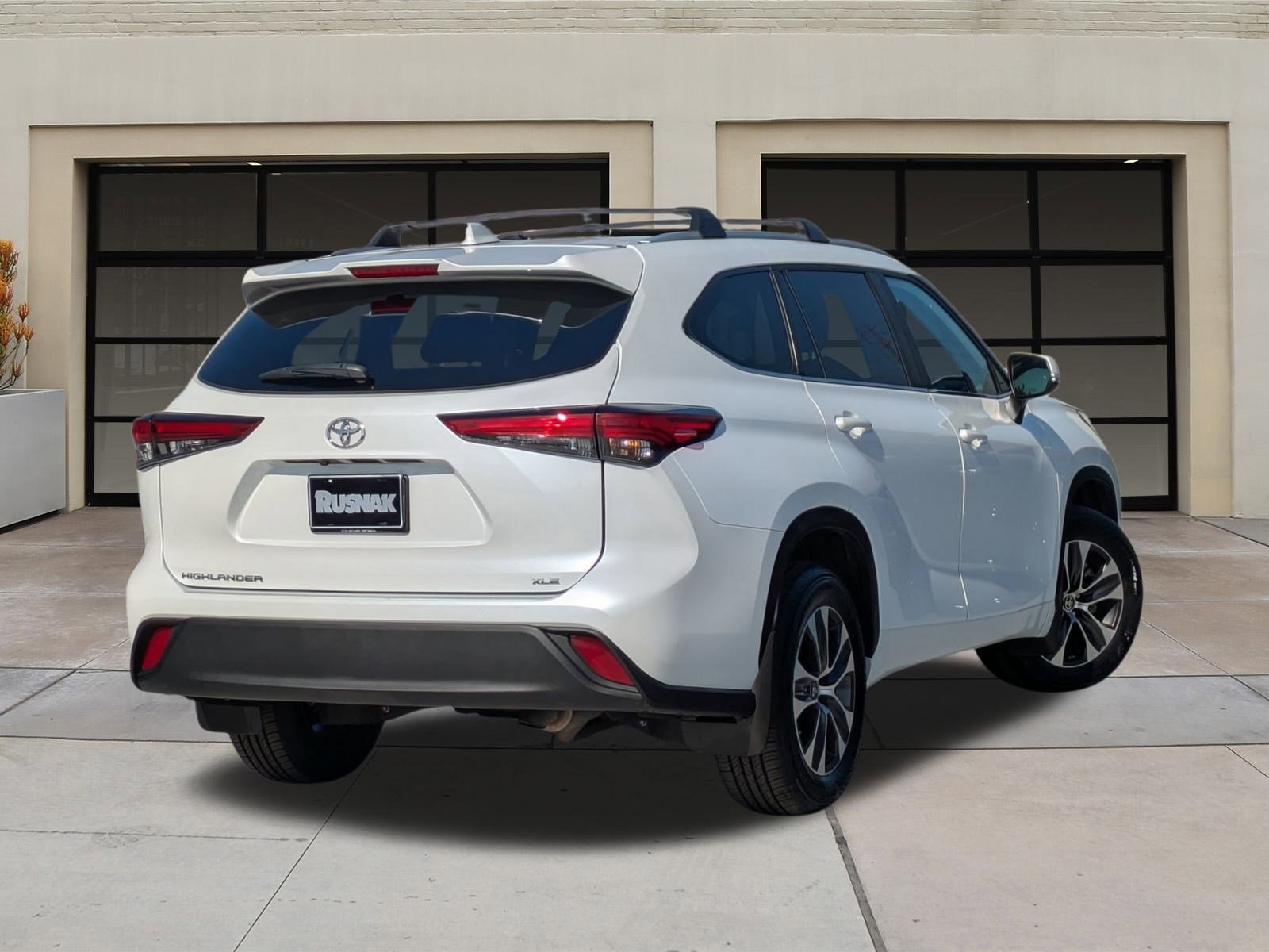 2023 Toyota Highlander XLE photo 4