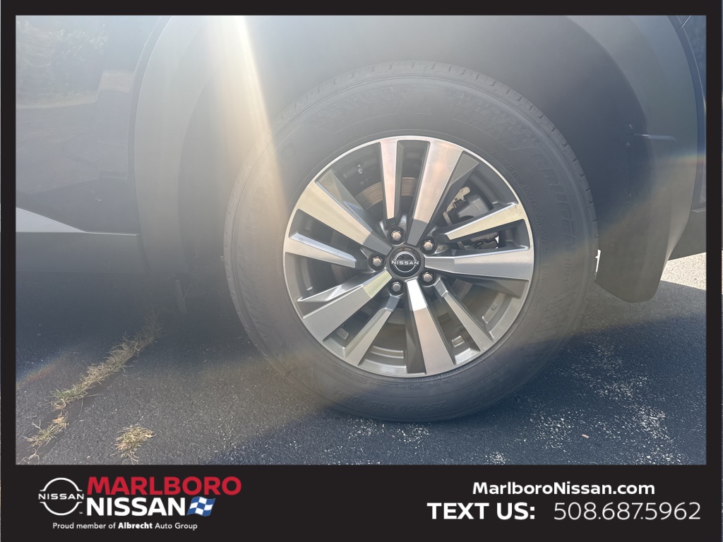 2025 Nissan Pathfinder SL photo 12