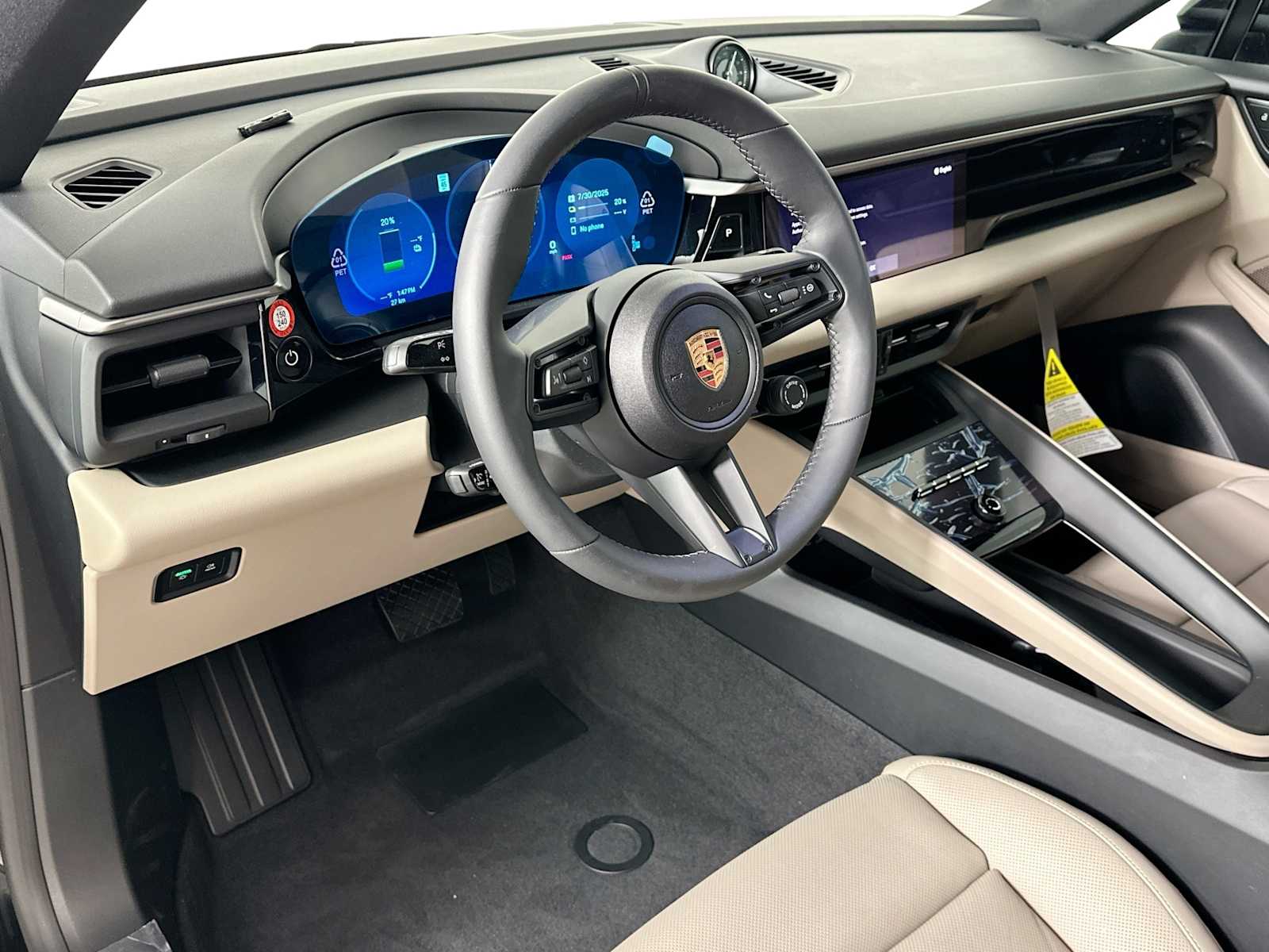 2025 Porsche Macan Electric 4 photo 4