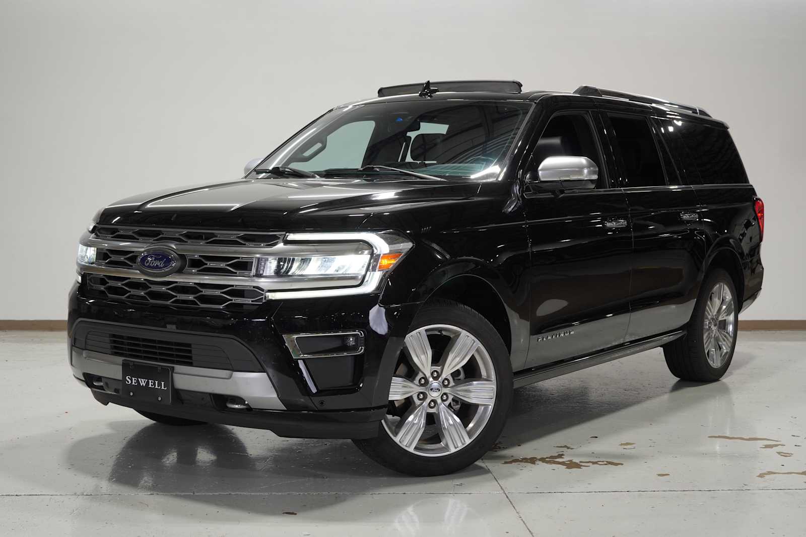 2023 Ford Expedition Platinum's photo