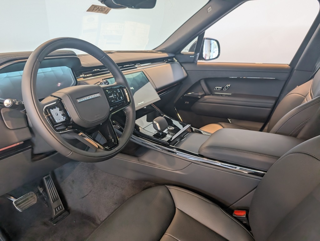 2025 Land Rover Range Rover Sport SE photo 11