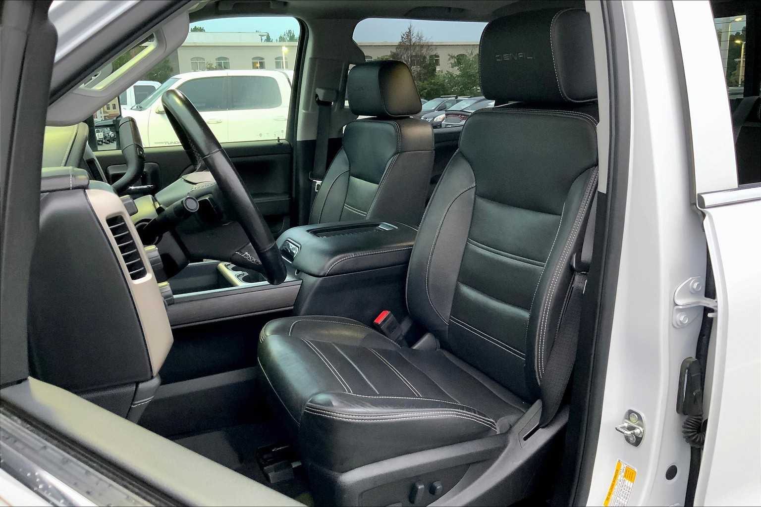 Image 6 of Pre-Owned 2019 GMC Sierra 2500HD Denali - In-Stock
