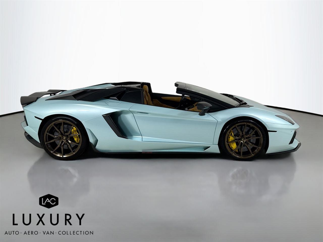 2015 Lamborghini Aventador LP 700-4 Roadster photo 3