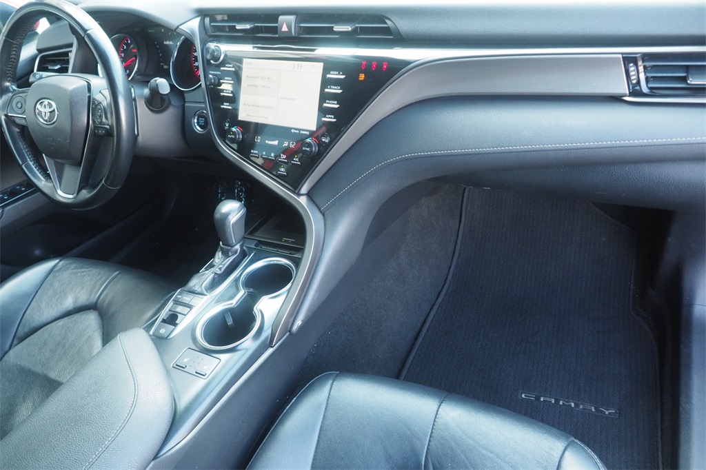 2019 Toyota Camry XSE photo 26