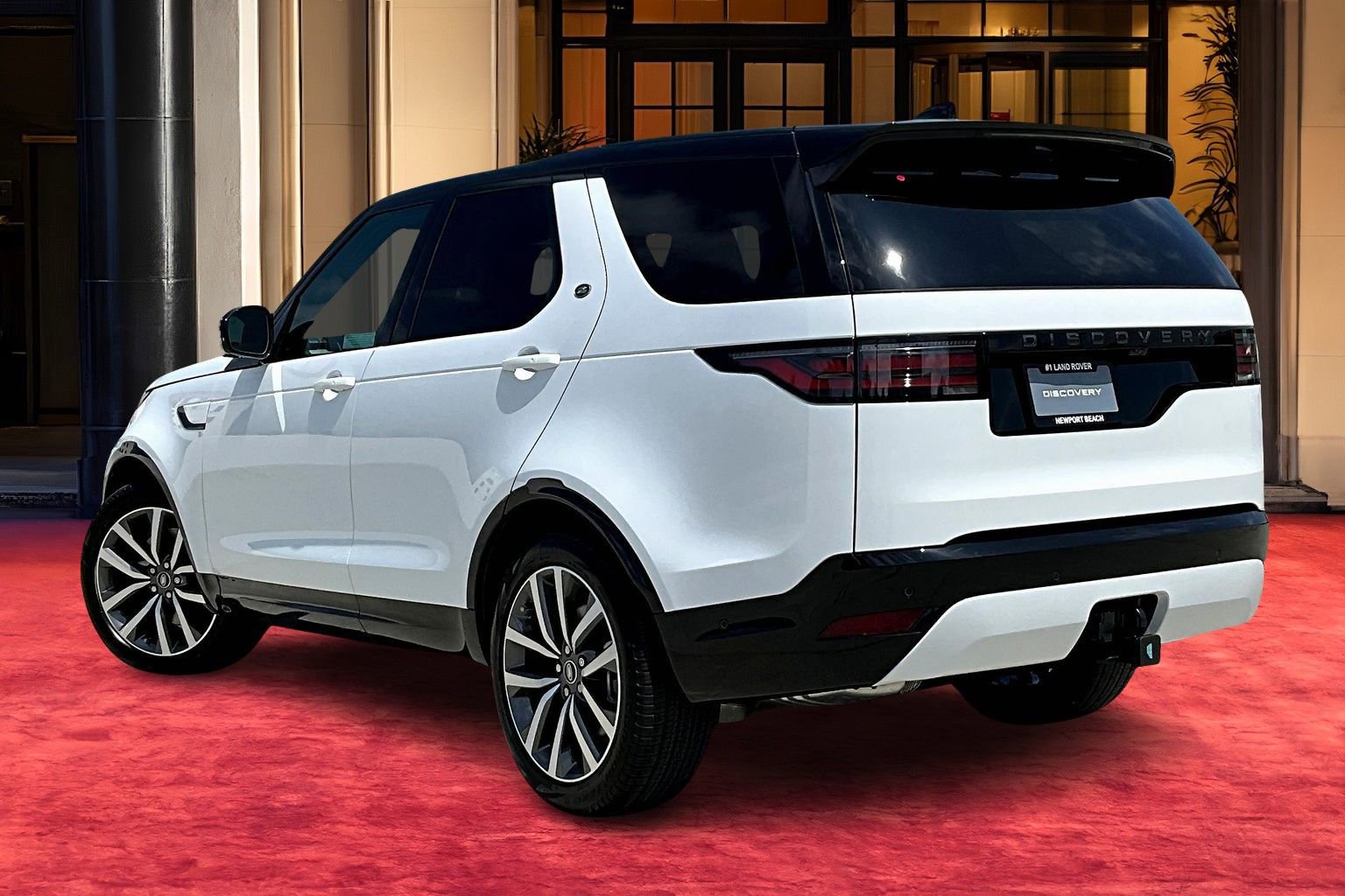 2025 Land Rover Discovery SE photo 2