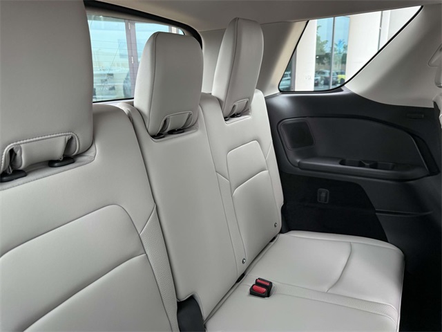 2025 Nissan Pathfinder SL photo 16