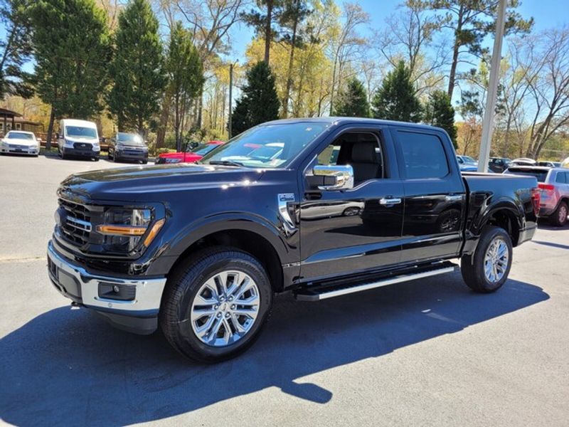 2025 Ford F-150 XLT photo 3