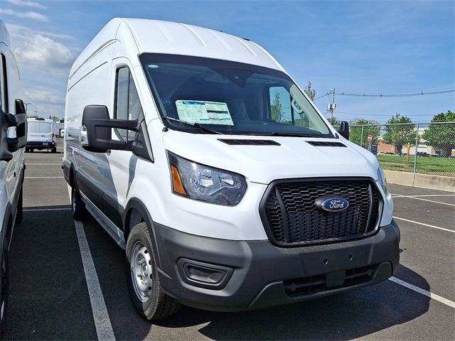 2025 Ford Transit photo 3