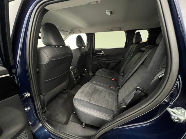 2024 Mitsubishi Outlander SE photo 28