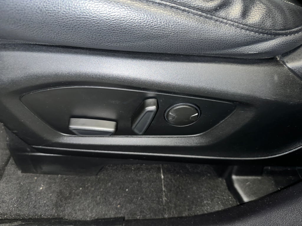 2020 Ford Explorer XLT photo 2