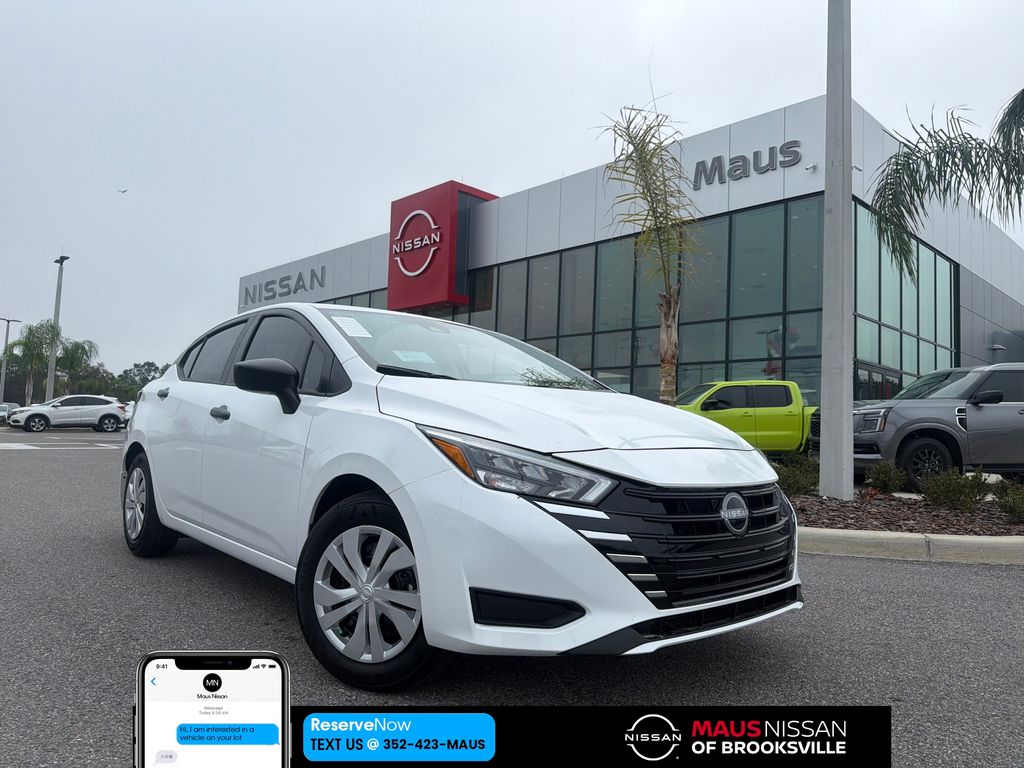 2025 Nissan Versa S's photo