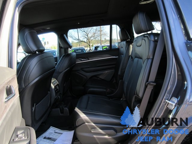 2025 Jeep Grand Cherokee L photo 11