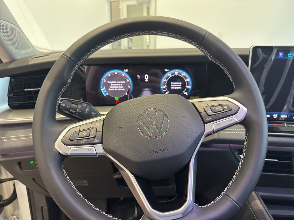 2025 Volkswagen Tiguan SE photo 21
