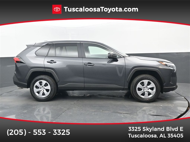 2025 Toyota RAV4 LE's photo