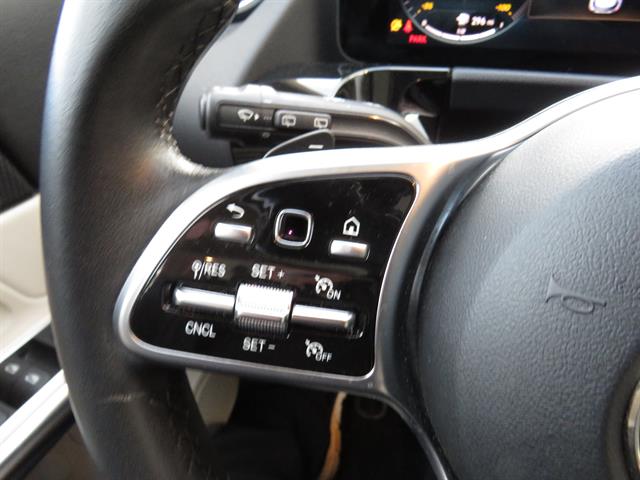 2022 Mercedes Benz GLA 250 4MATIC photo 3