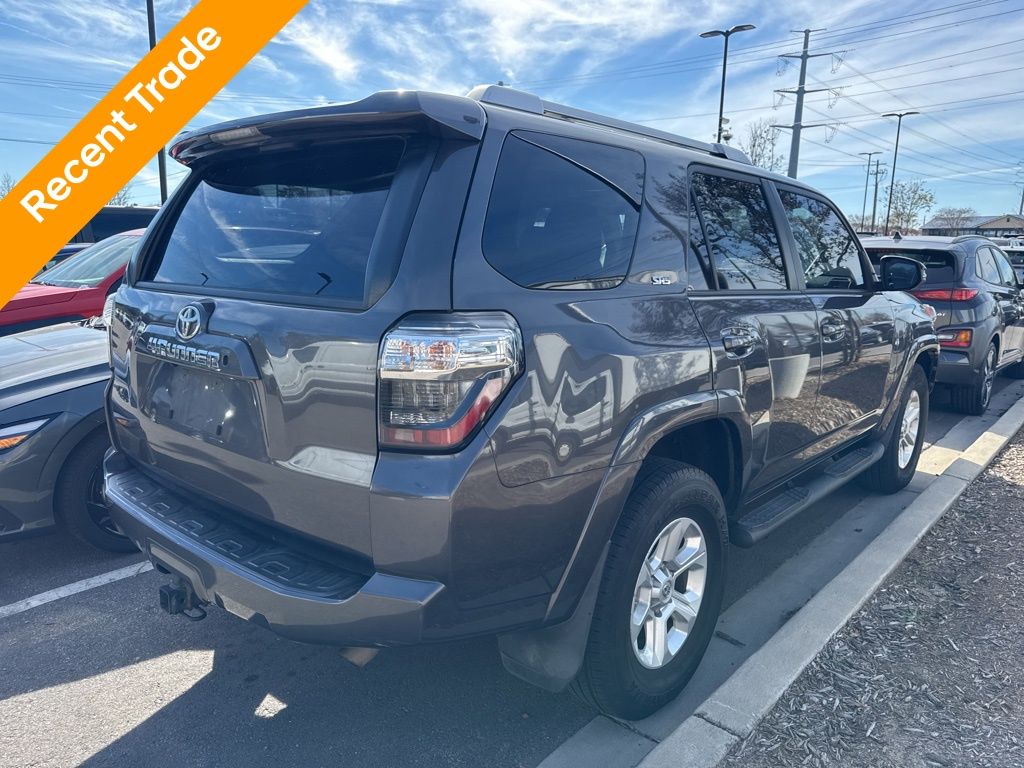 2016 Toyota 4Runner SR5 photo 2