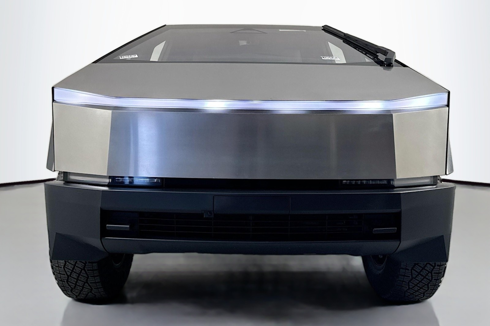 Used 2024 Tesla Cybertruck Base with VIN 7G2CEHED8RA041882 for sale in Kansas City