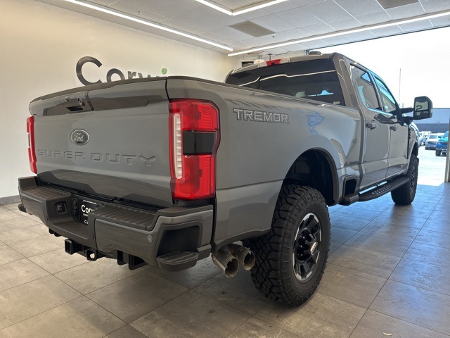 2025 Ford F-350 Lariat photo 5