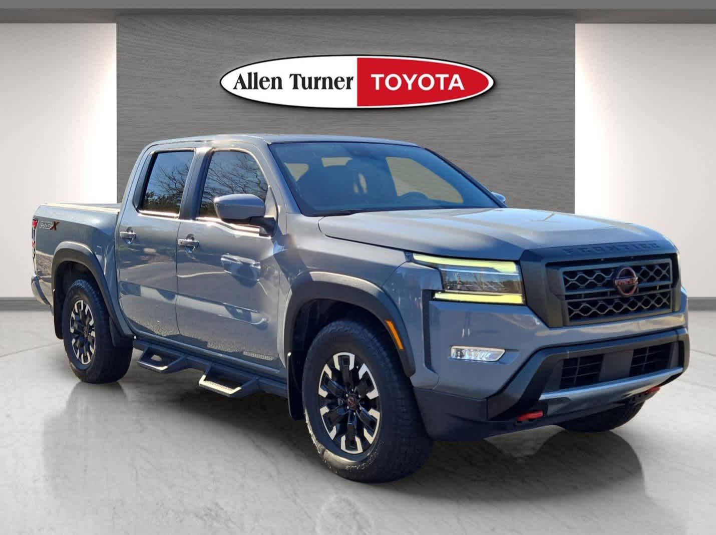 2023 Nissan Frontier PRO-X's photo