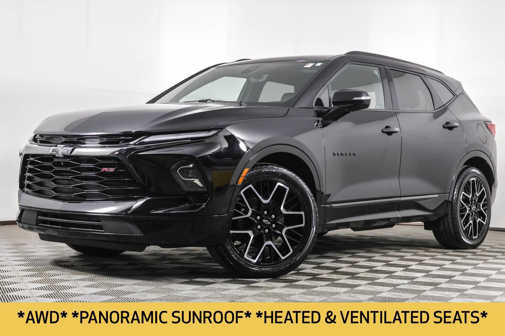 2024 Chevrolet Blazer RS photo 2