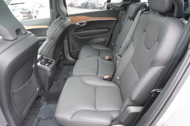 2024 Volvo XC90 B5 Plus photo 17