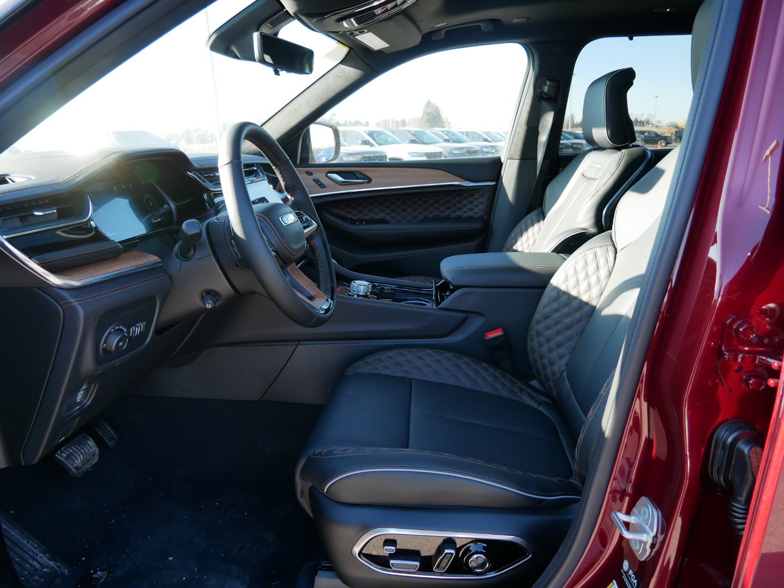 2025 Jeep Grand Cherokee L Summit Reserve photo 4